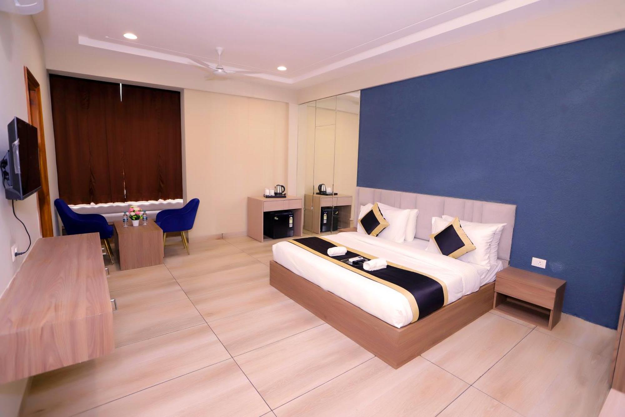 Hotel Nirvana Inn - Near Expo Mart Greater Noida Exterior photo