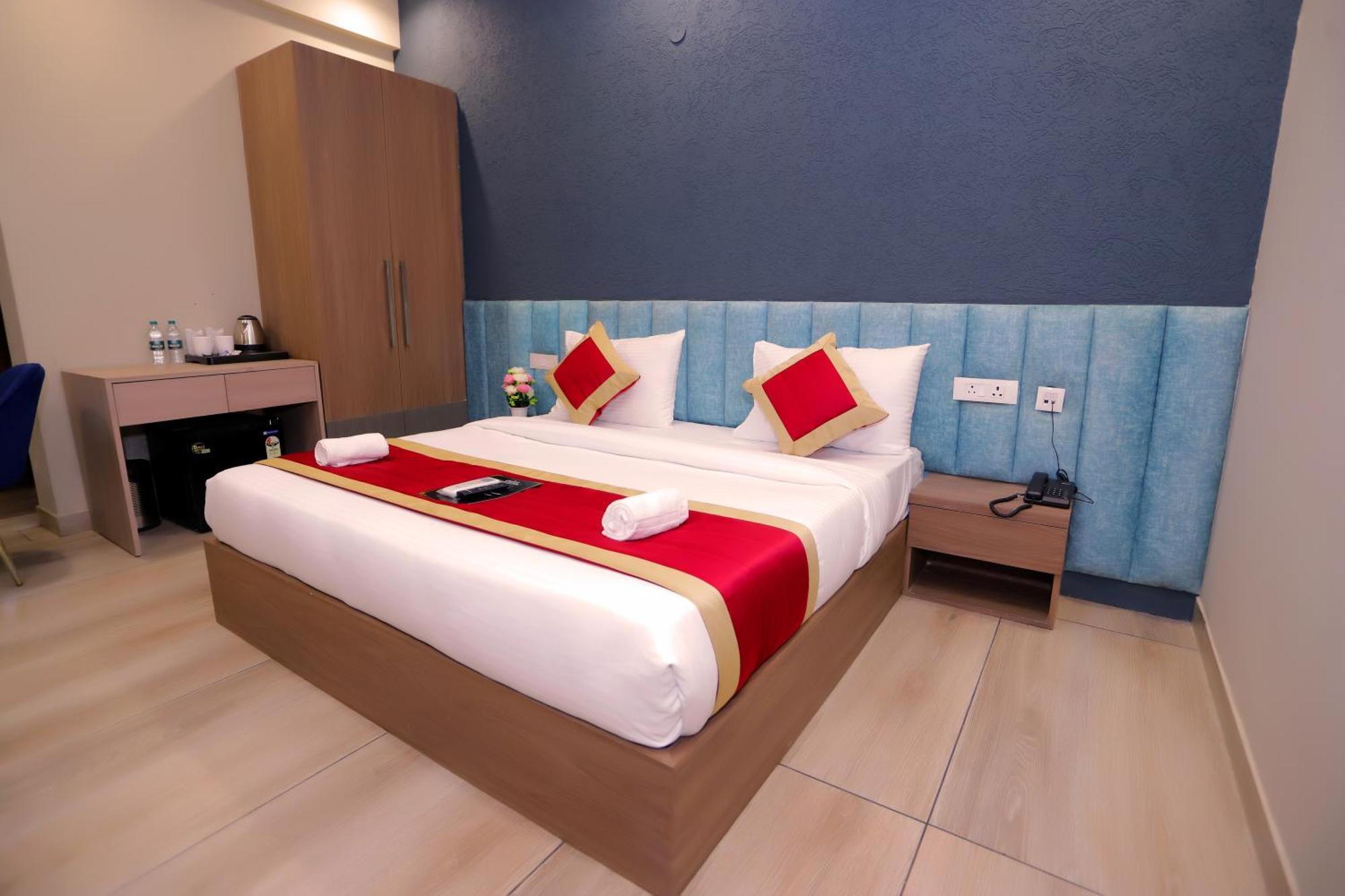 Hotel Nirvana Inn - Near Expo Mart Greater Noida Exterior photo