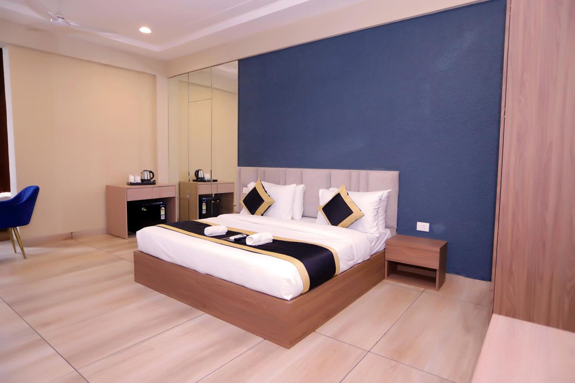 Hotel Nirvana Inn - Near Expo Mart Greater Noida Exterior photo