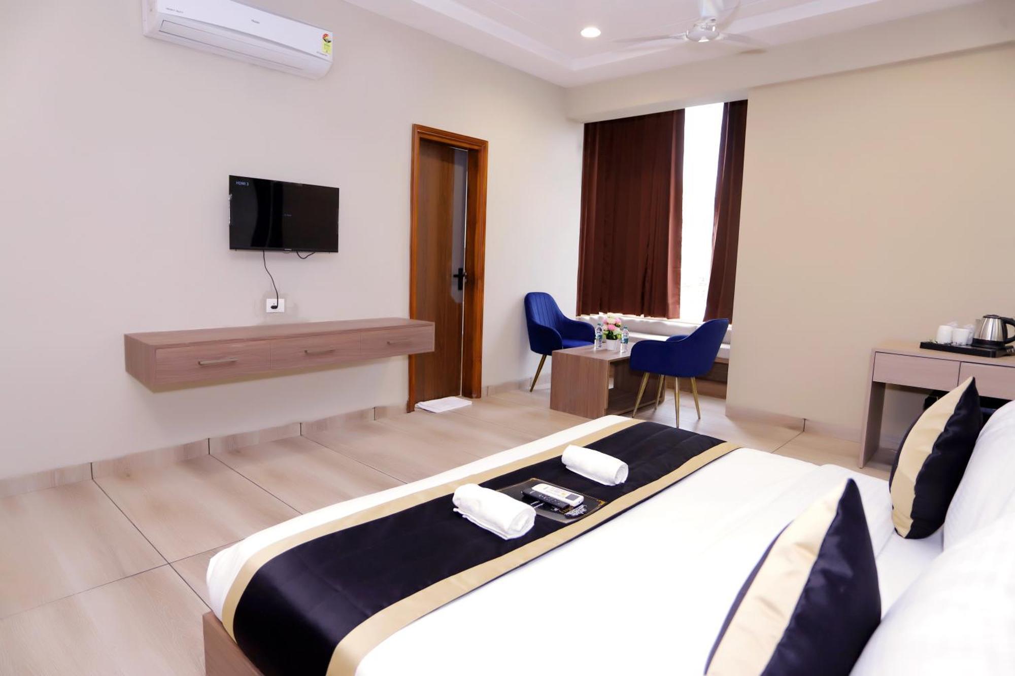 Hotel Nirvana Inn - Near Expo Mart Greater Noida Exterior photo