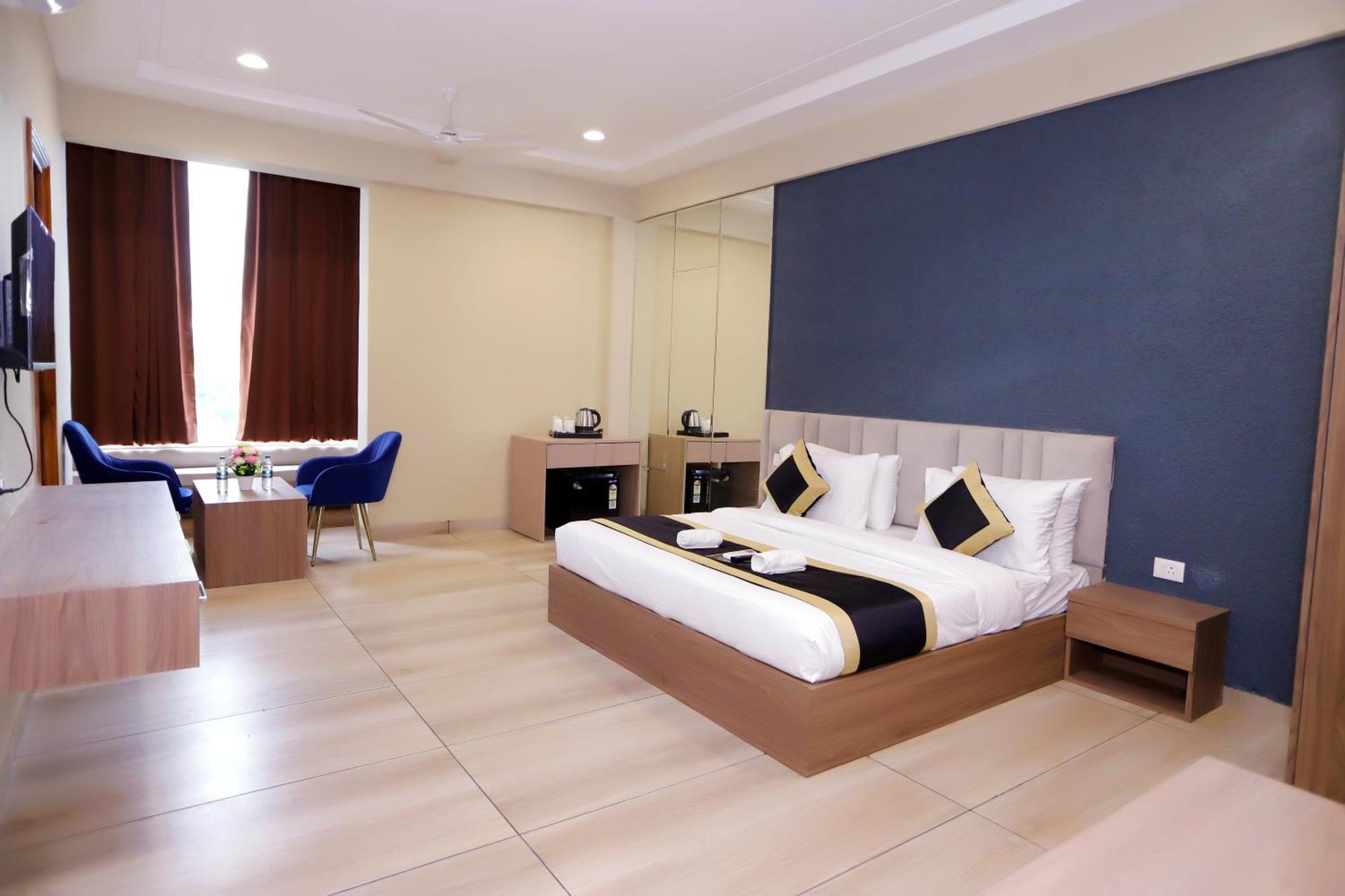 Hotel Nirvana Inn - Near Expo Mart Greater Noida Exterior photo