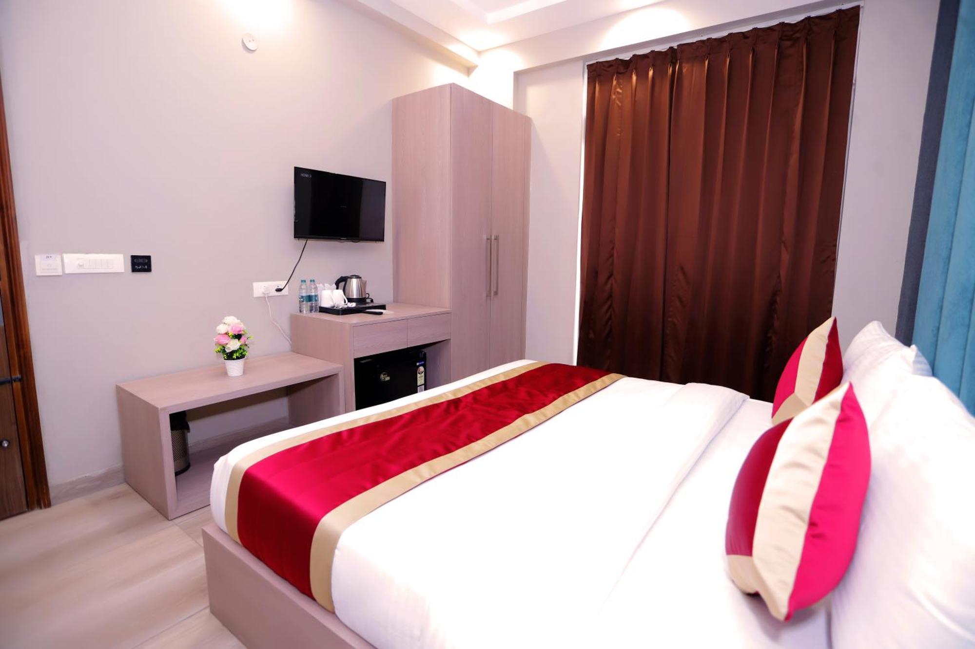 Hotel Nirvana Inn - Near Expo Mart Greater Noida Exterior photo