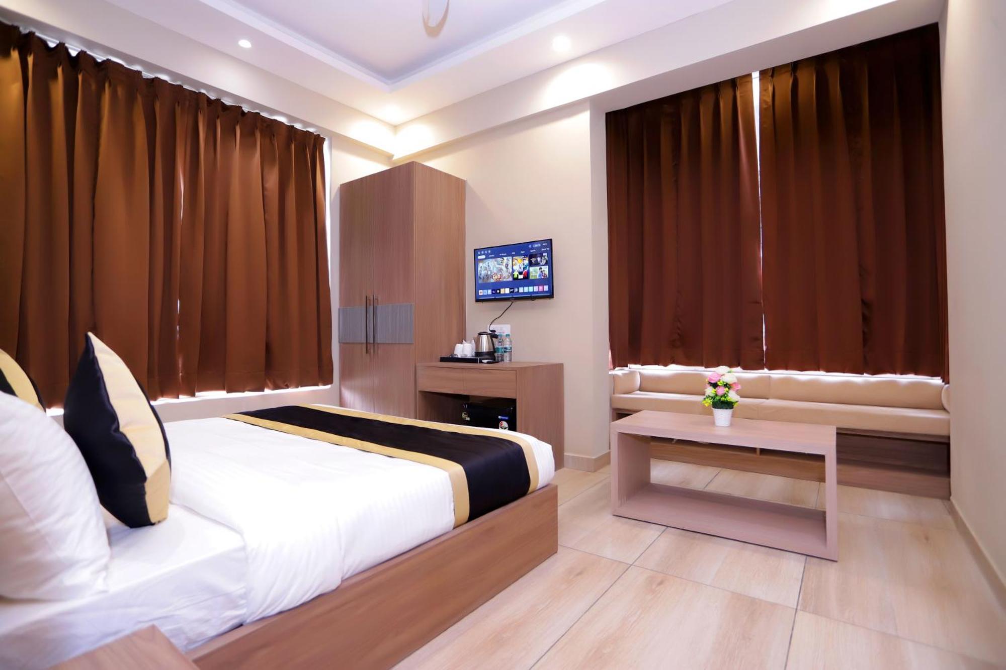 Hotel Nirvana Inn - Near Expo Mart Greater Noida Exterior photo