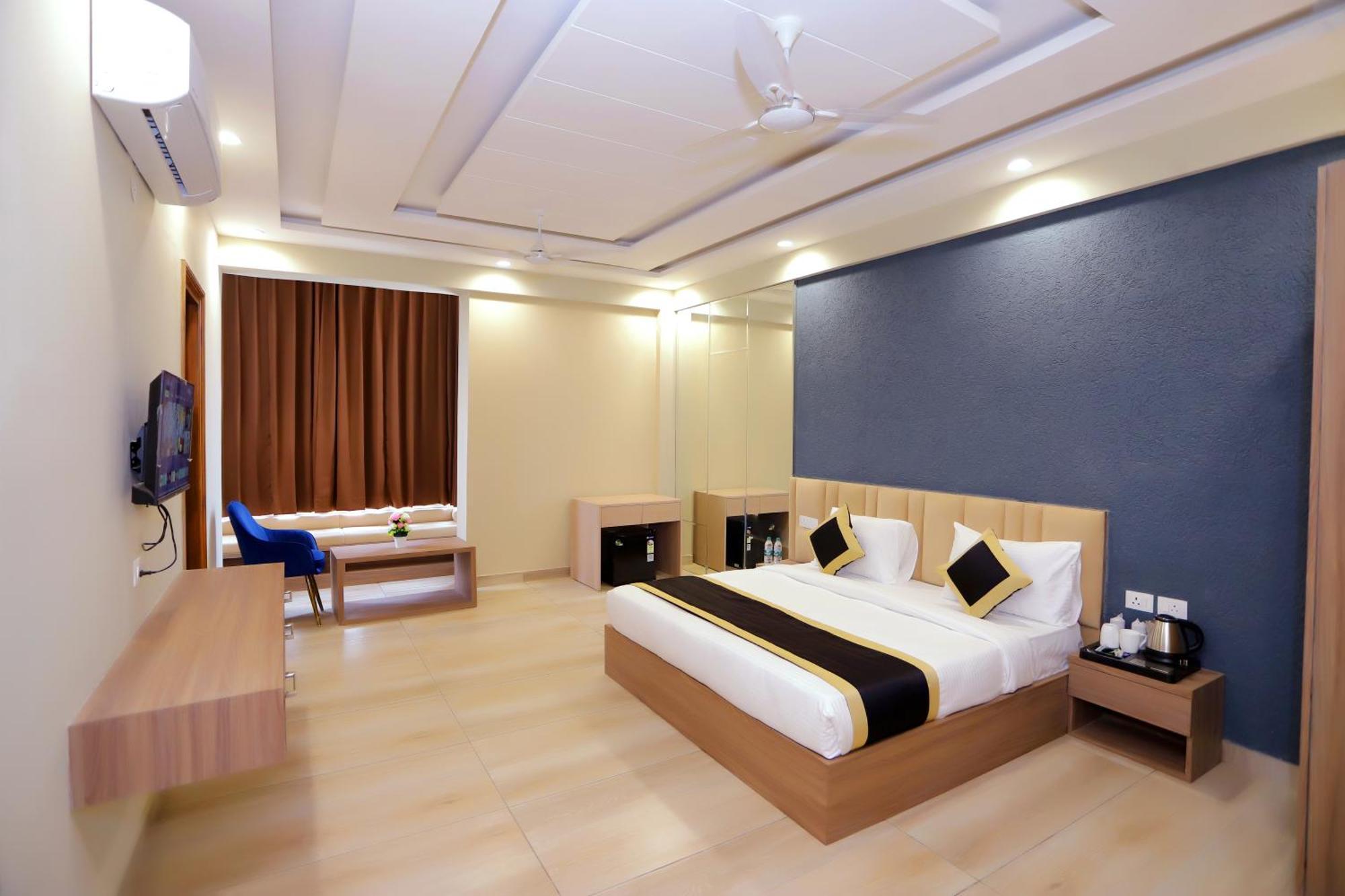 Hotel Nirvana Inn - Near Expo Mart Greater Noida Exterior photo